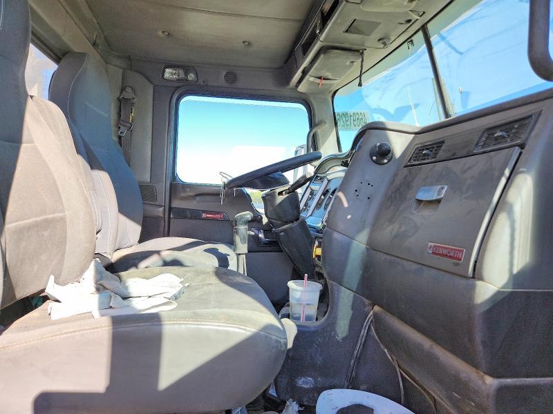2006 Kenworth T880 Semi Truck