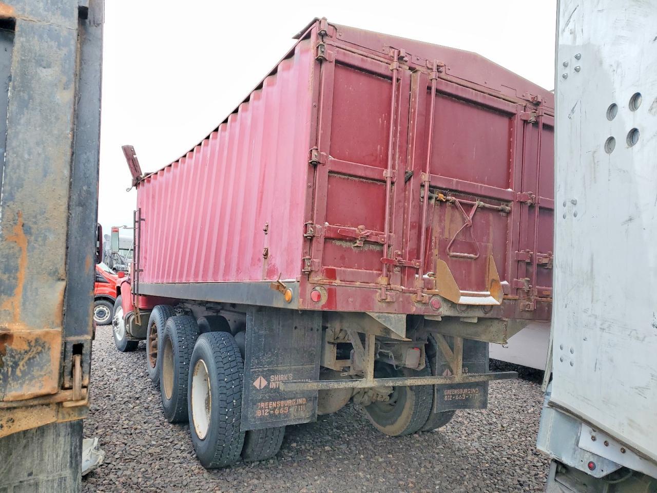 1984 International F1954 Grain Truck