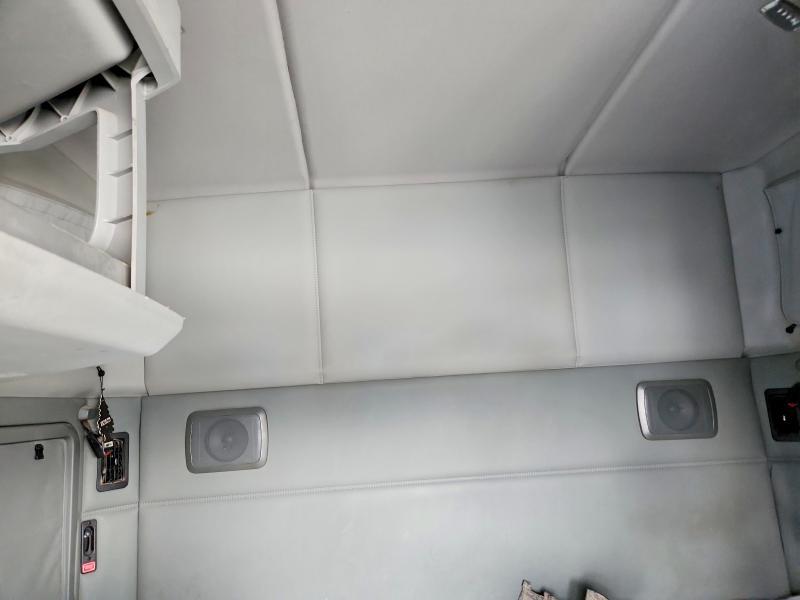 2019 Kenworth T680 Semi Truck