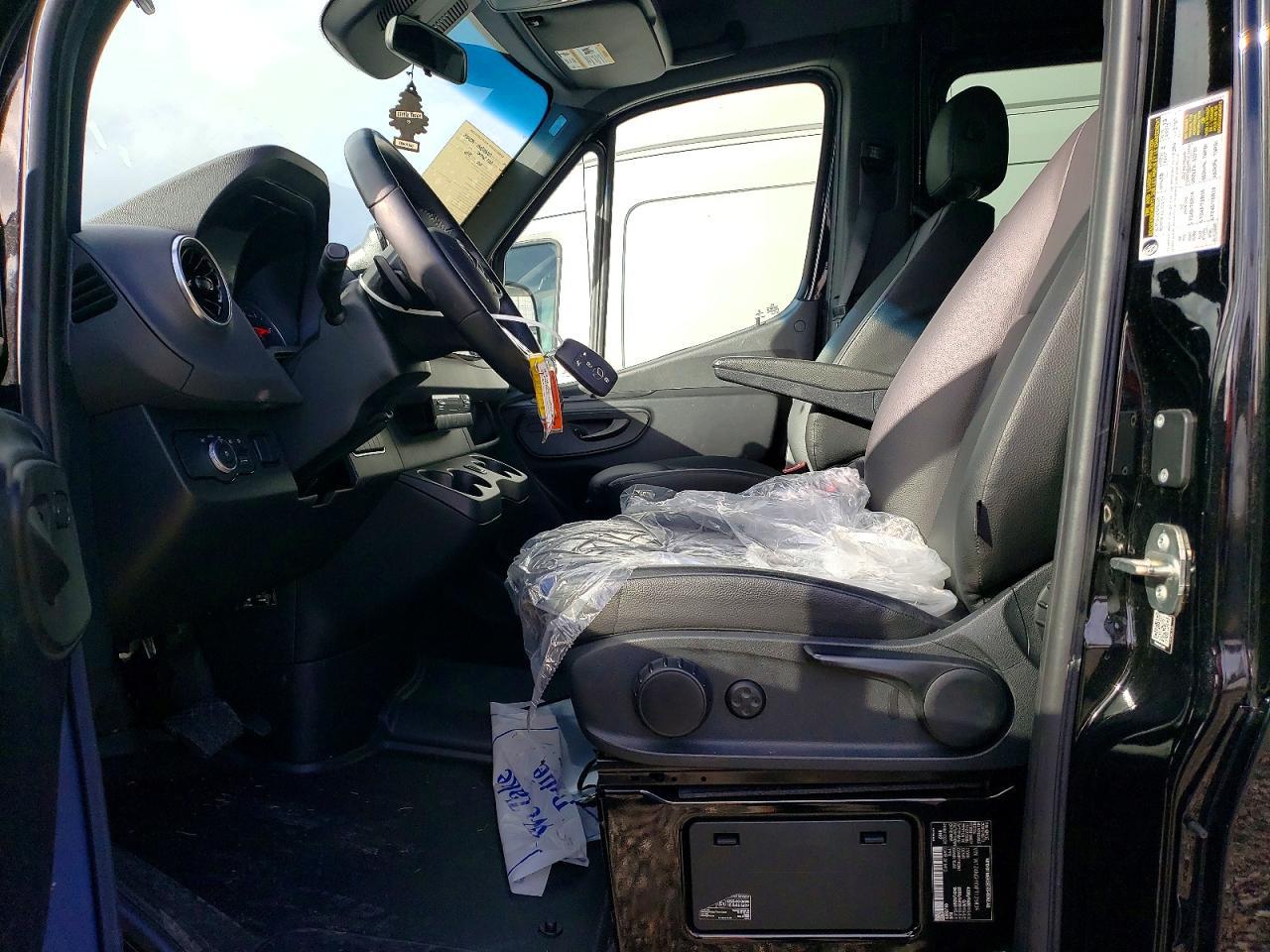 2023 Mercedes-Benz Sprinter 2500