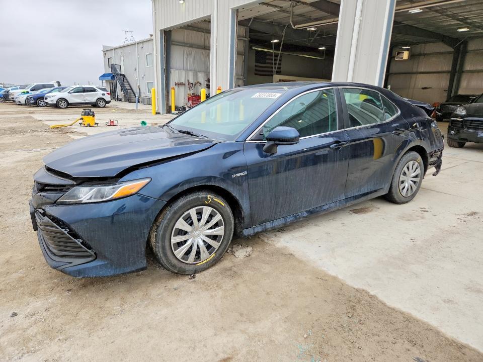 2019 Toyota Camry Hybrid le