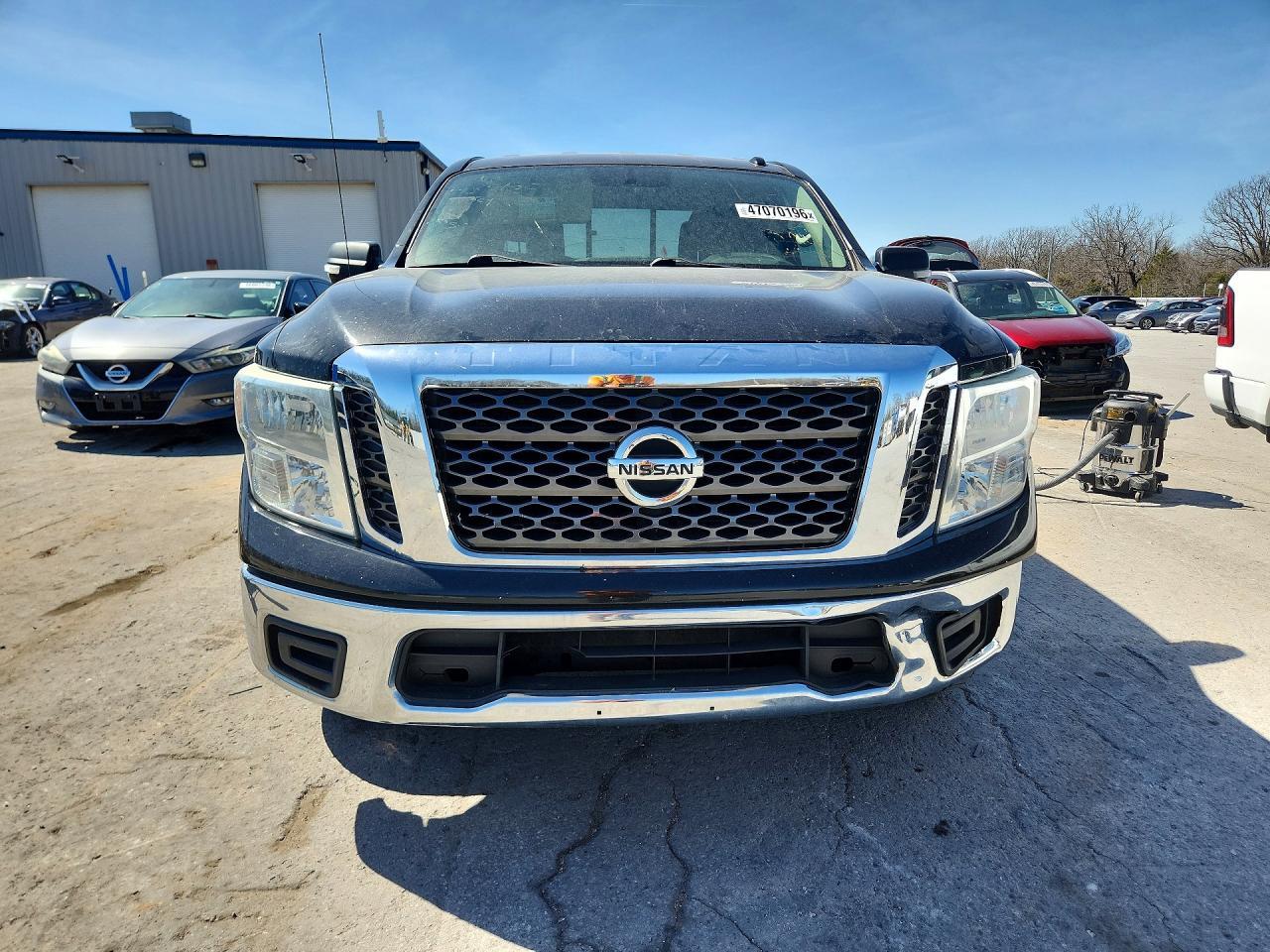 2017 Nissan Titan SV