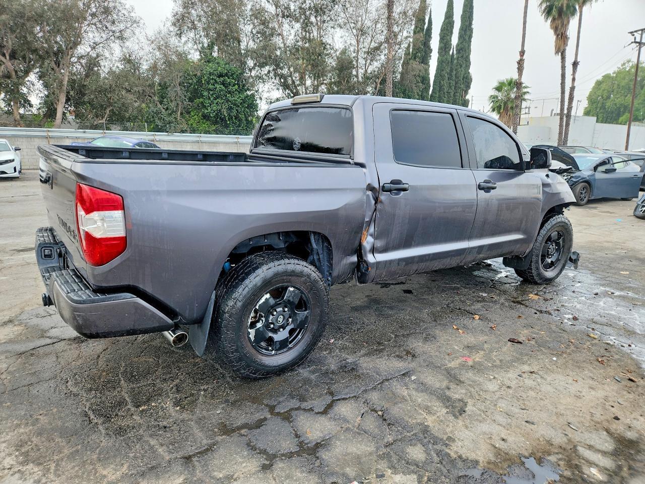2018 Toyota Tundra SR5