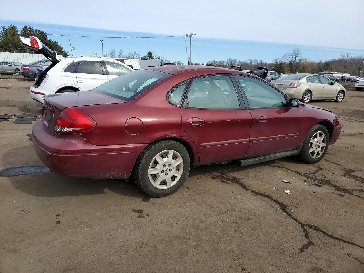 2005 Ford Taurus se