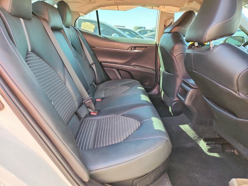 2022 Toyota Camry Hybrid se Nightshade