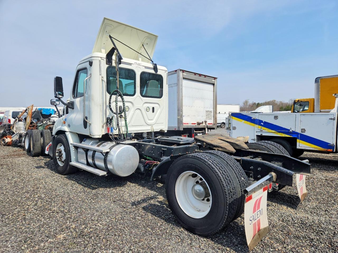 2018 Freigliner 2018 Freightliner Cascadia 113 Semi Truck