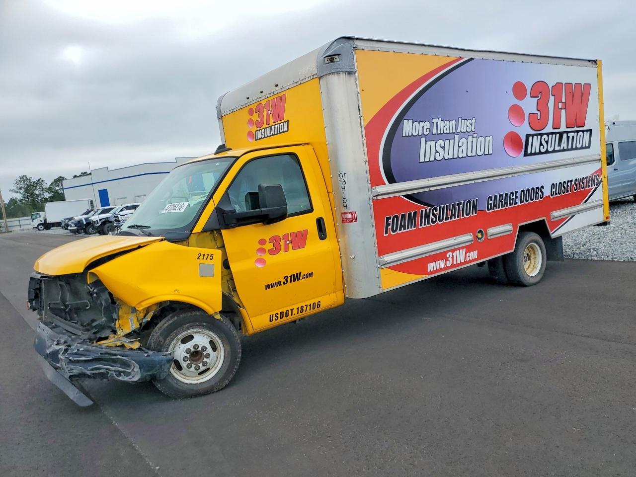 2016 GMC Savana BOX Truck