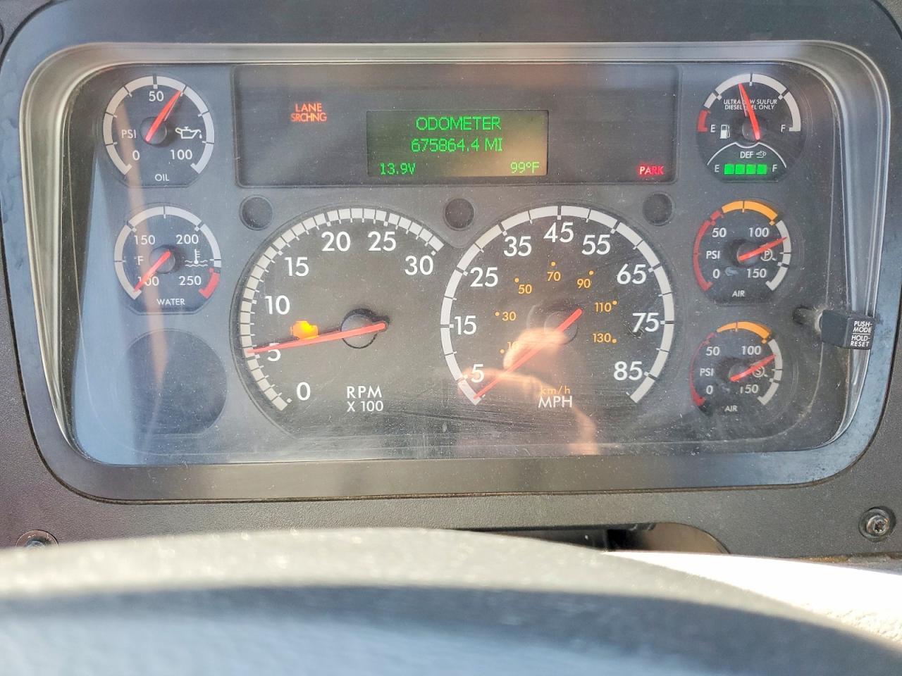 2016 Freightliner Cascadia 125 Semi Truck