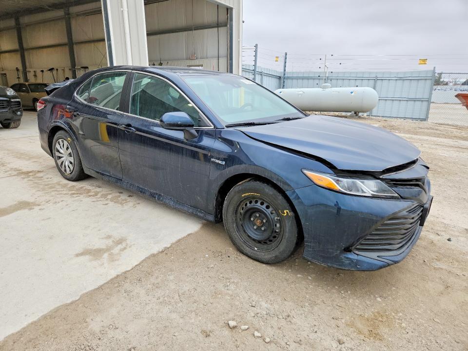 2019 Toyota Camry Hybrid le