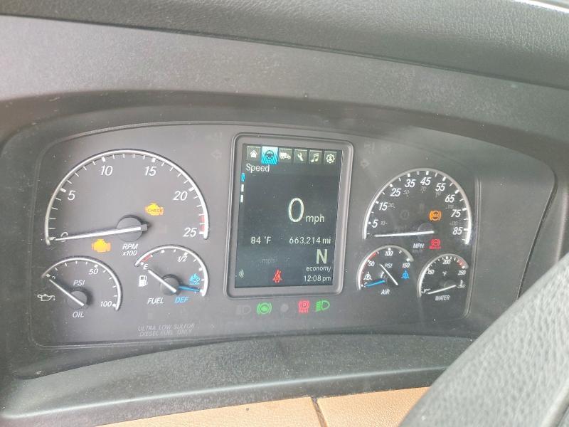 2022 Freigliner 2022 Freightliner Cascadia 126 Semi Truck