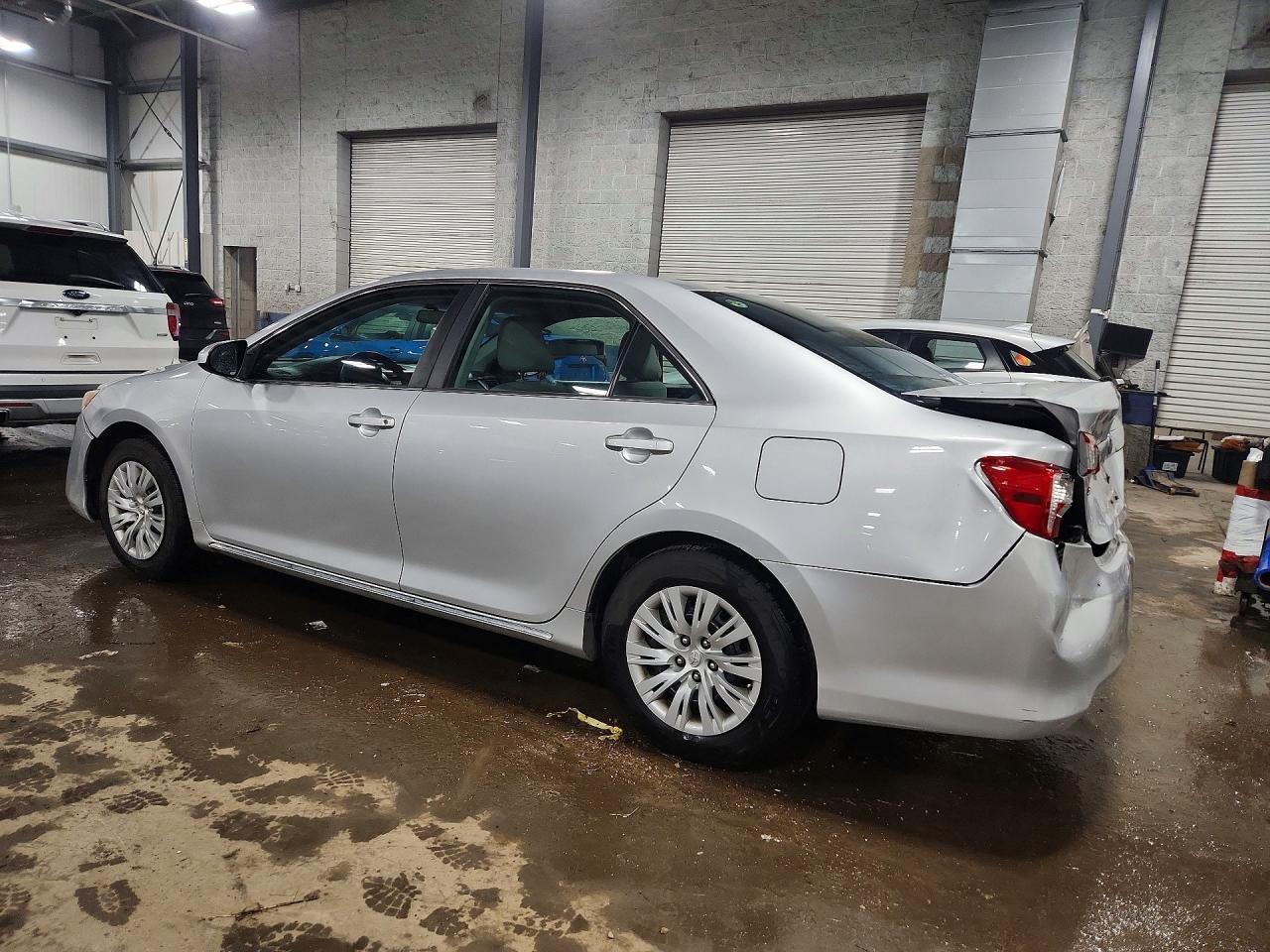 2014 Toyota Camry le