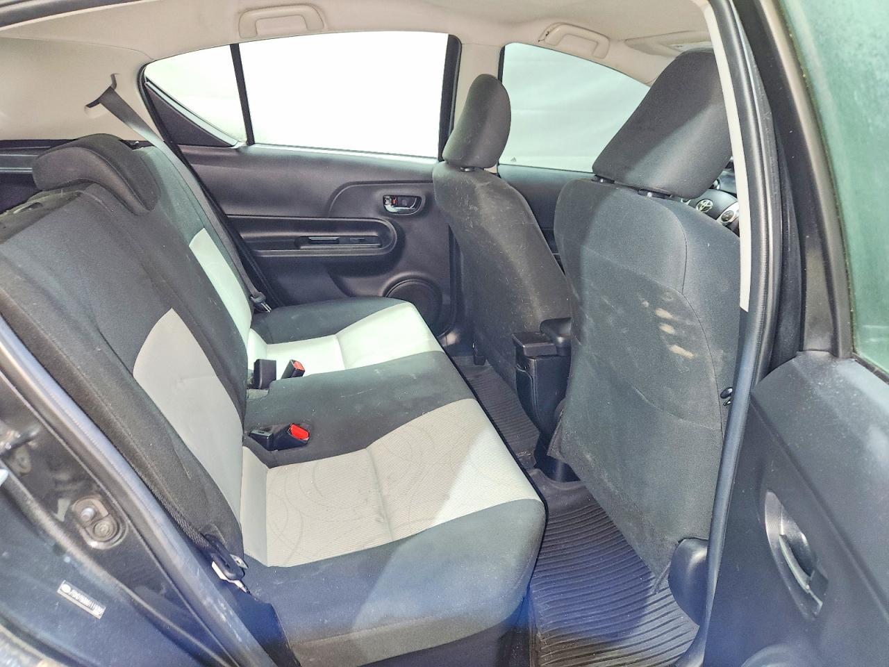 2016 Toyota Prius c Persona Special Edition