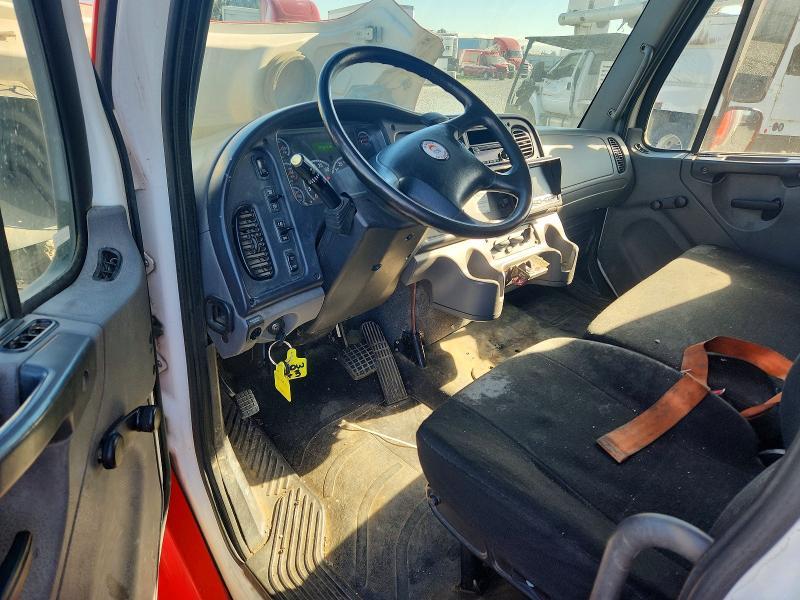 2018 Freightliner Business Class M2 BOX Truck