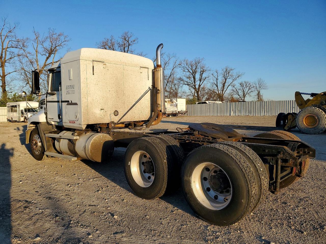 2001 Mack 600 CX600
