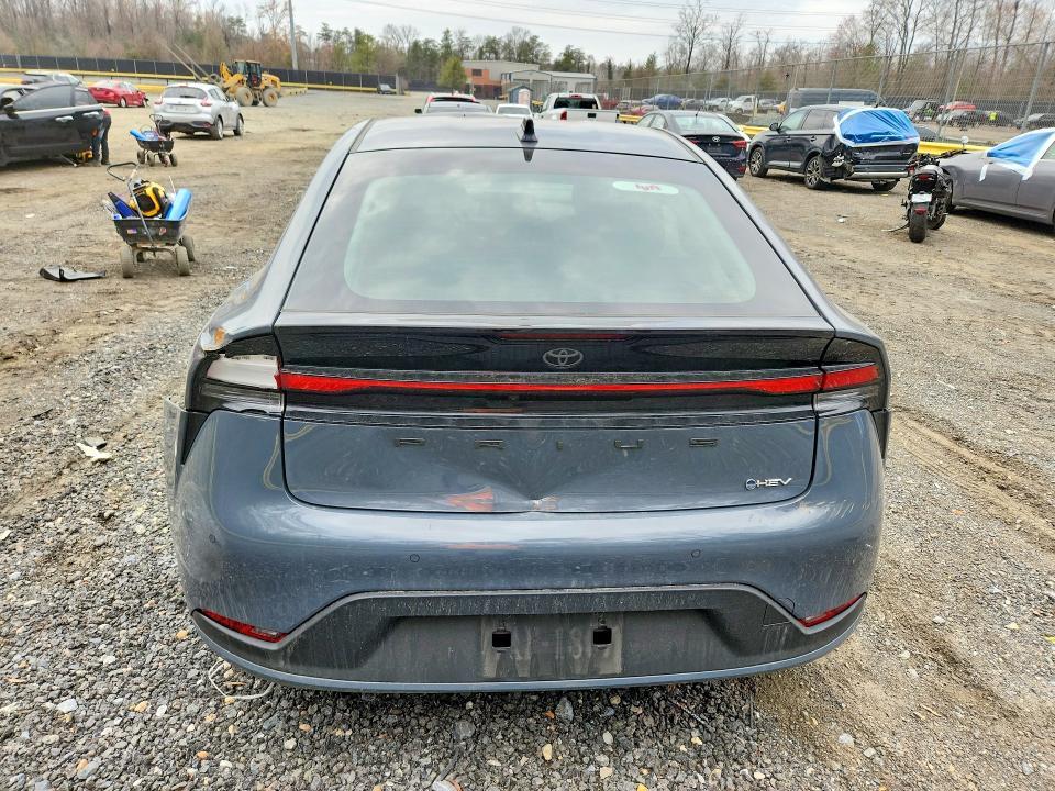 2025 Toyota Prius le