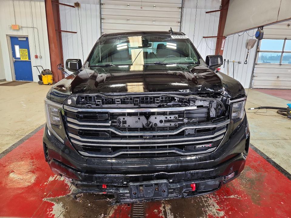 2022 GMC Sierra K1500 AT4