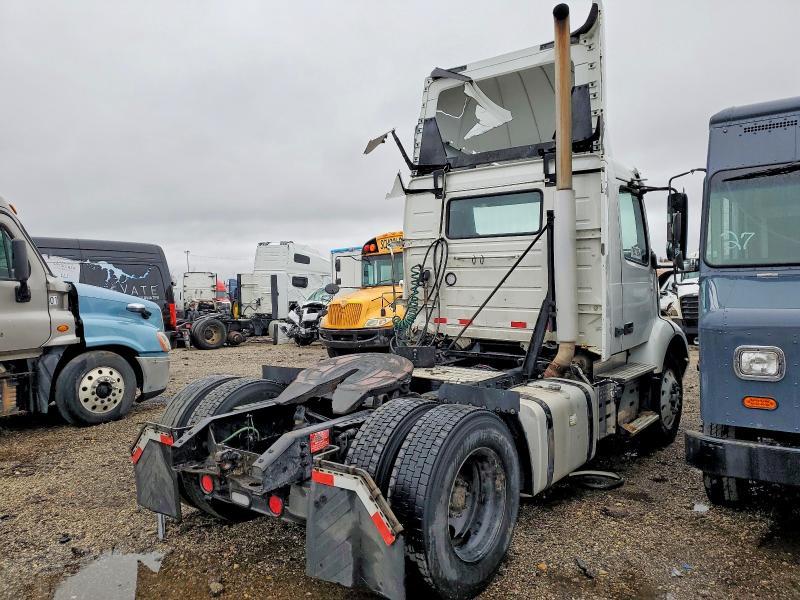 2020 Volvo VNR Semi Truck