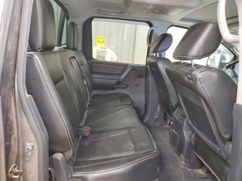 2014 Nissan Titan SV