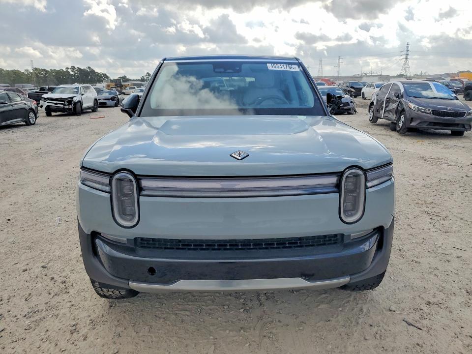 2025 Rivian R1S Adventure
