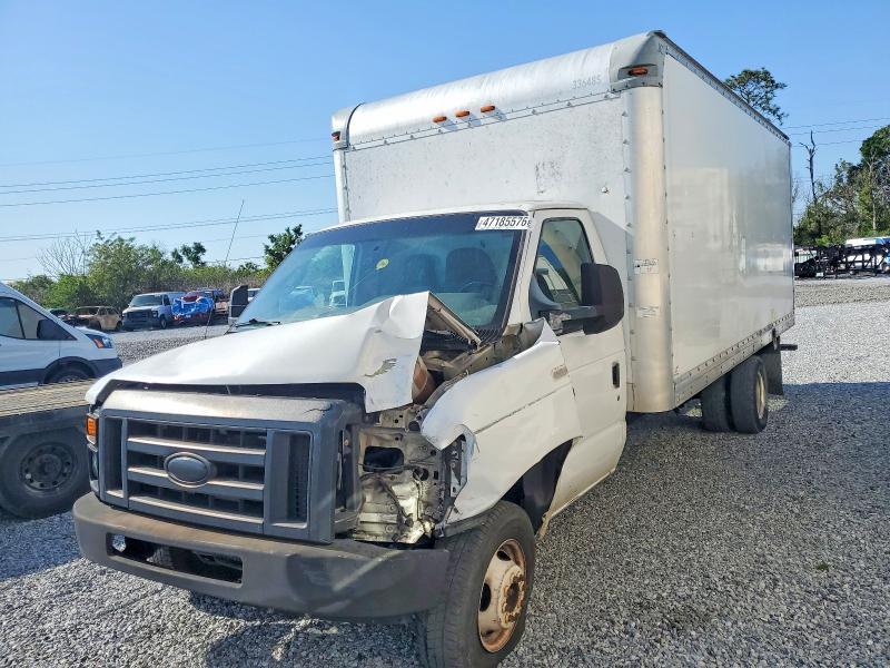 2013 Ford Econoline E350 Super Duty Cutaway van