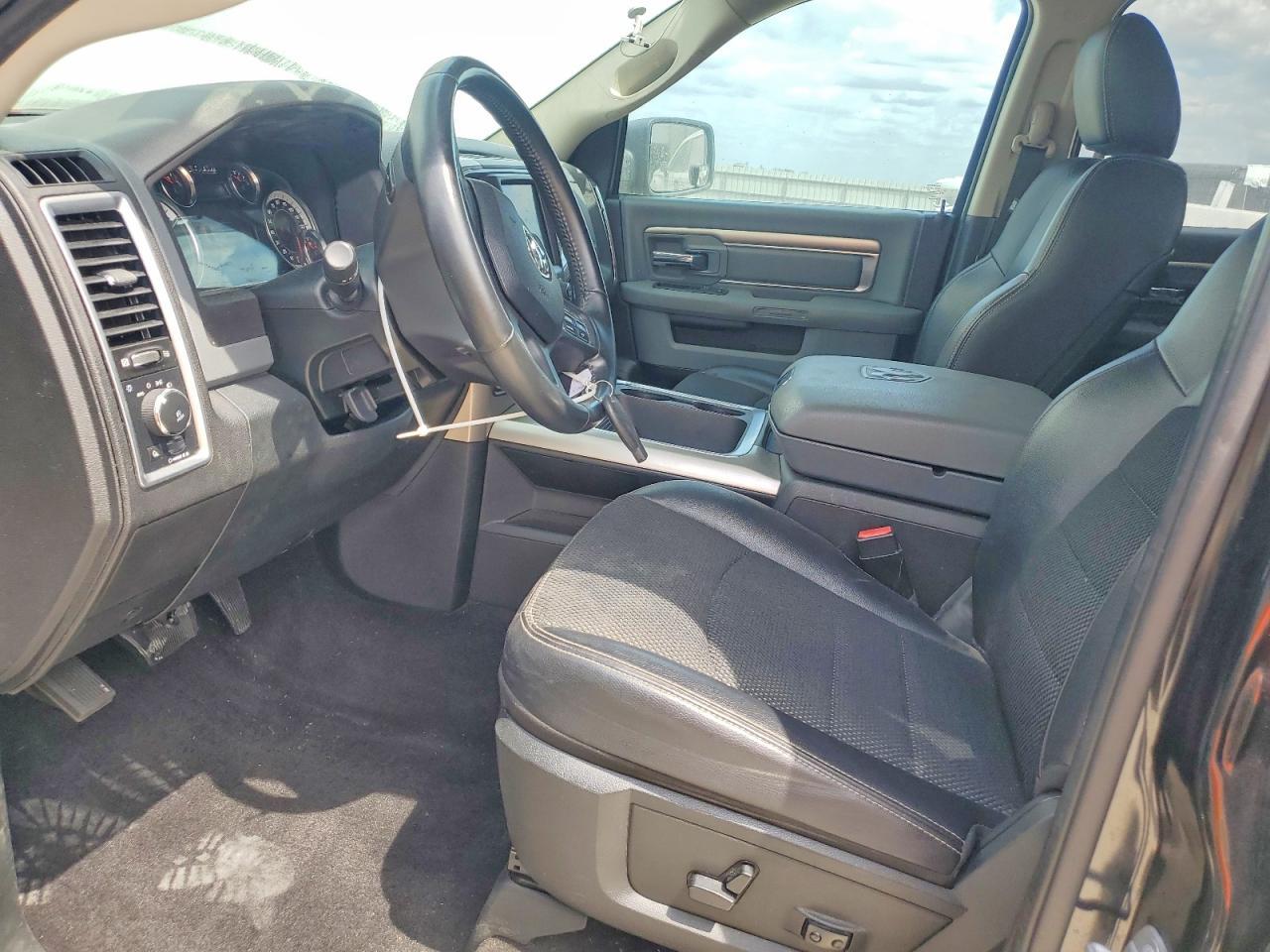 2018 Dodge RAM 1500 SLT