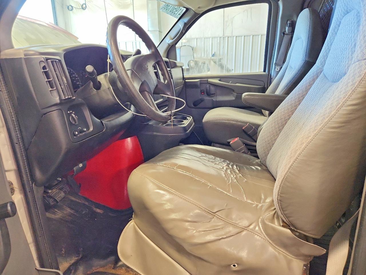 2006 Chev Rolet Express 2500 Utility / Service Van