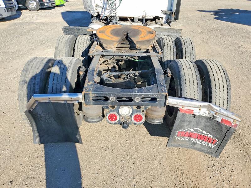 2019 Freigliner Cascadia 126