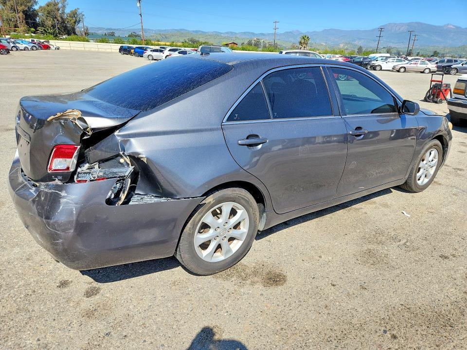 2011 Toyota Camry le