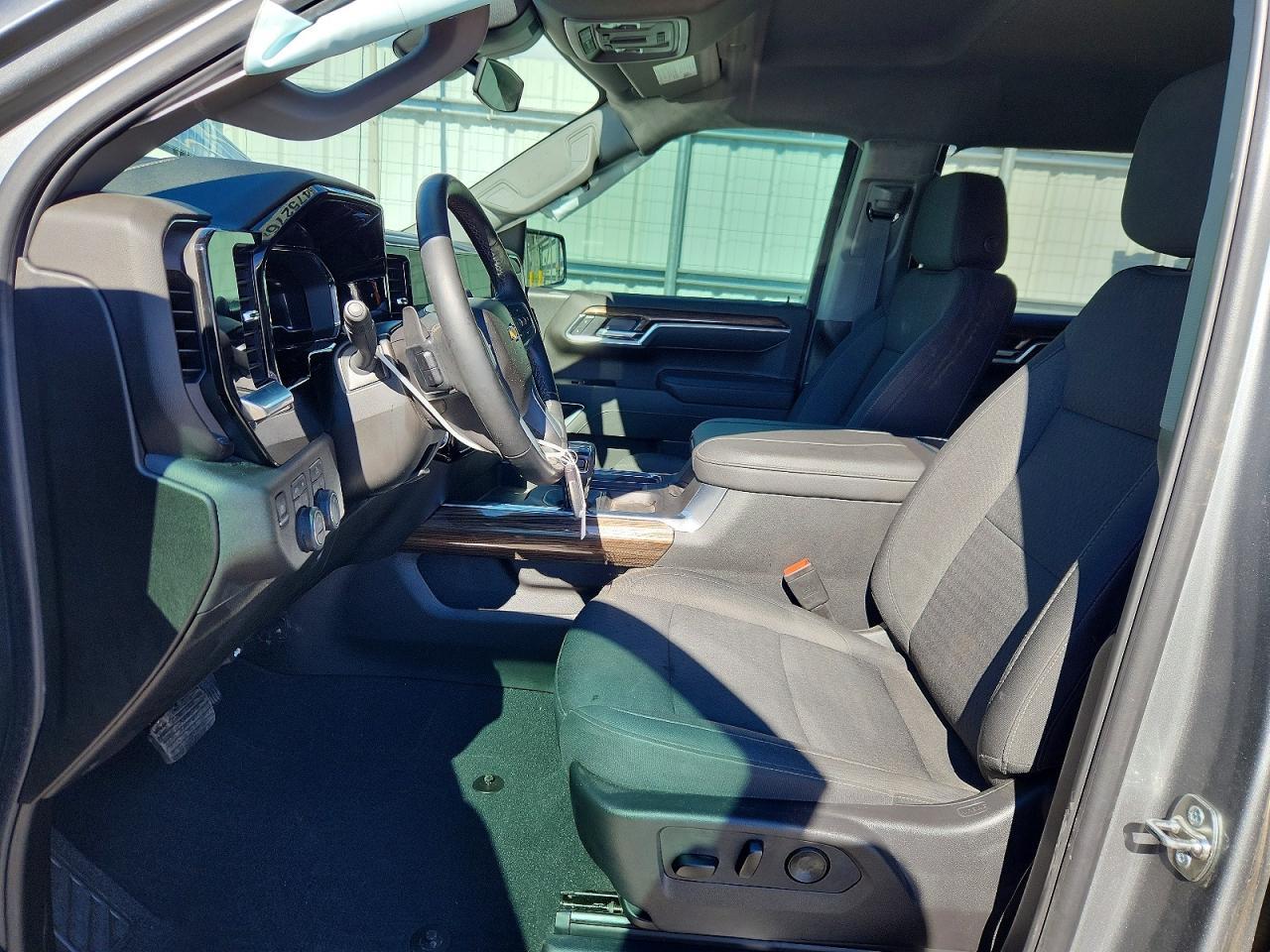 2025 Chevrolet Silverado K1500 LT