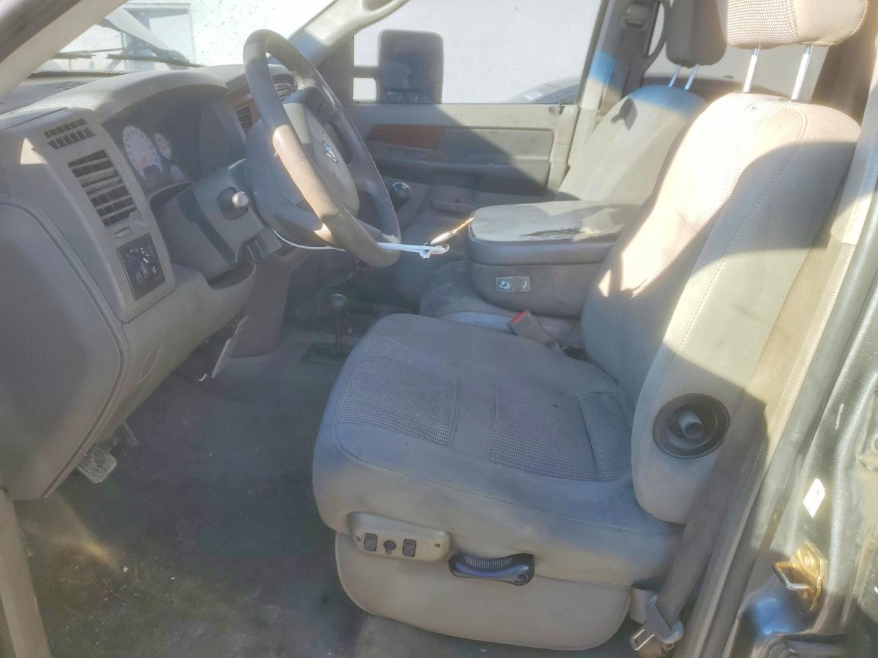 2006 Dodge RAM 2500 ST