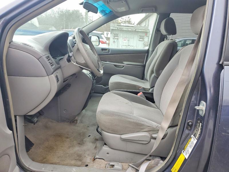 2006 Toyota Sienna le 7 Passenger