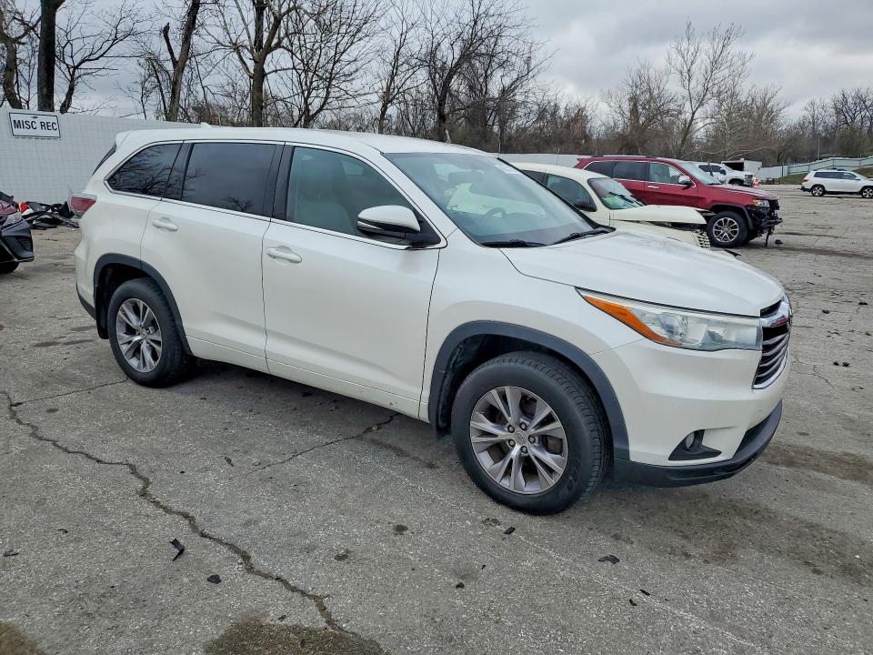 2015 Toyota Highlander le Plus