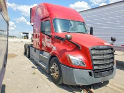 Salvage trucks for sale at Riverview, FL auction: 2019 Freigliner 2019 Freightliner Cascadia 126 Semi Truck