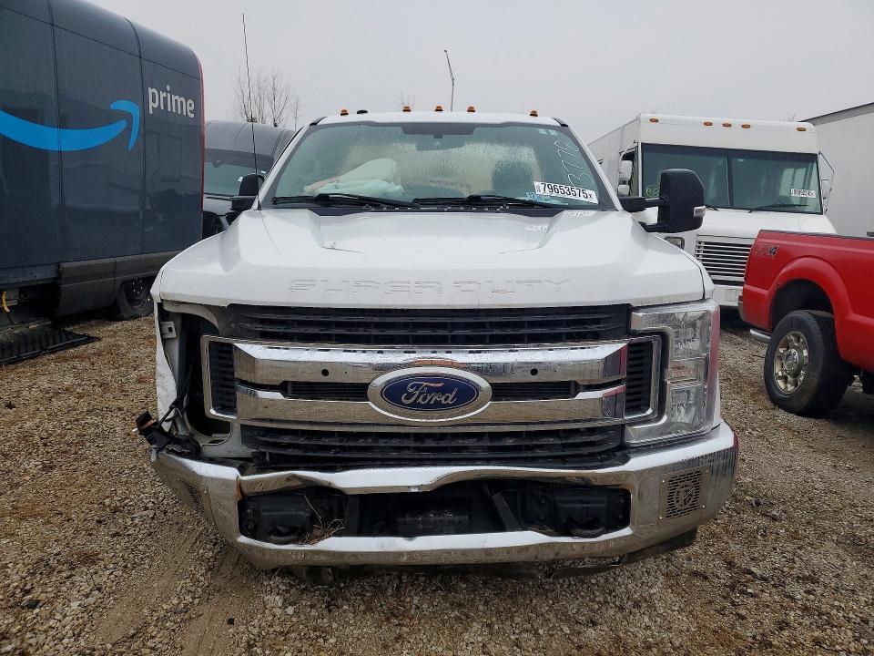 2019 Ford F350 Super Duty Truck Cab AND Chassis