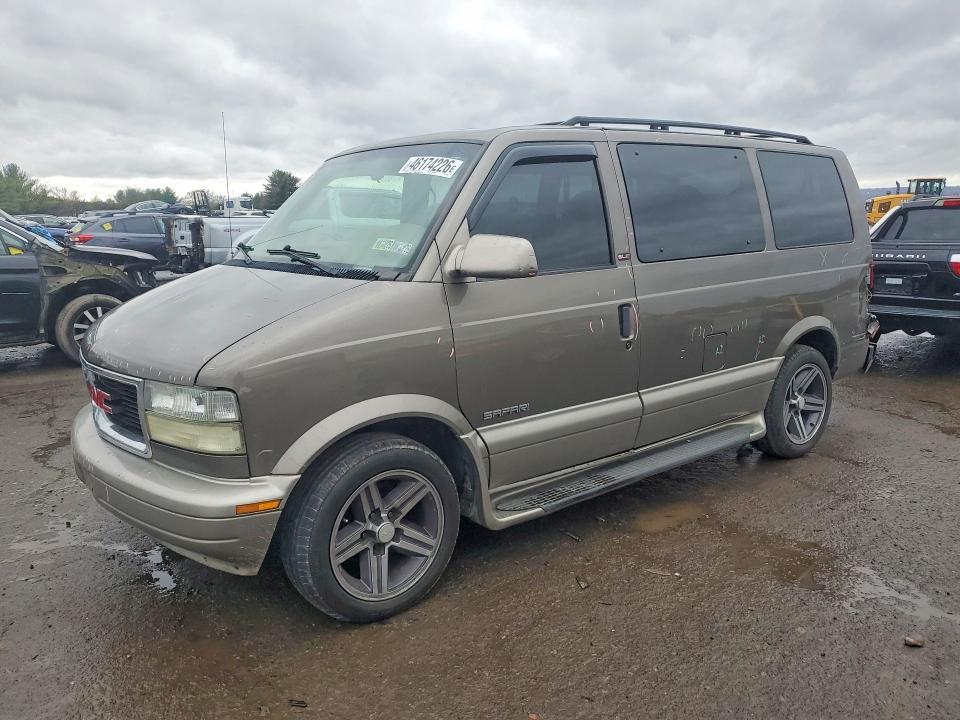 2002 GMC Safari XT