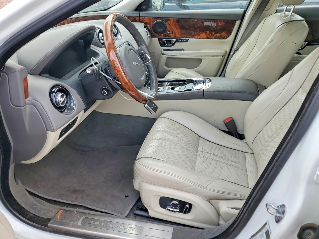 2016 Jaguar XJ