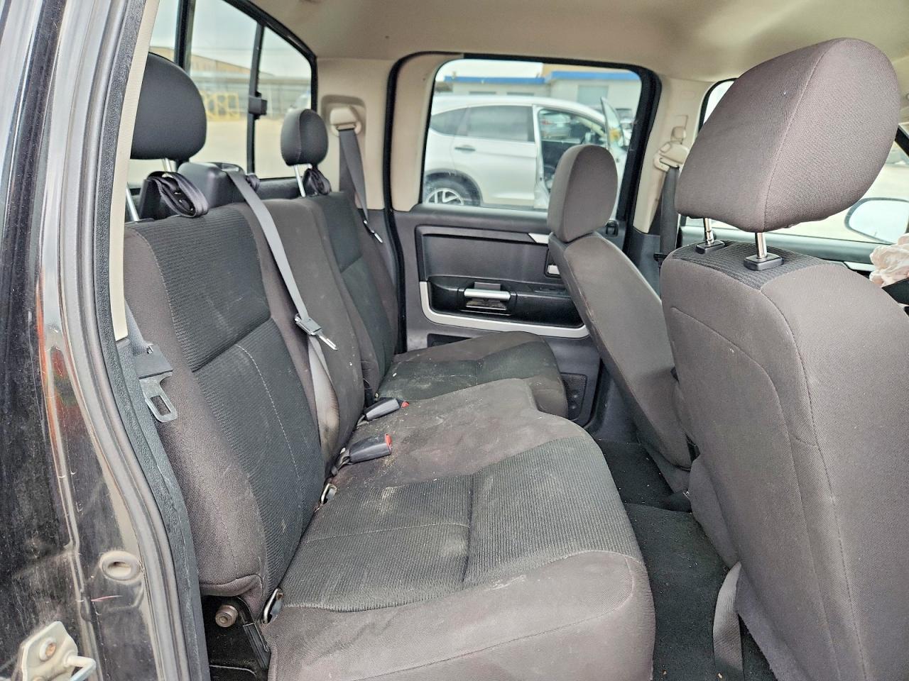 2009 Mitsubishi Raider LS