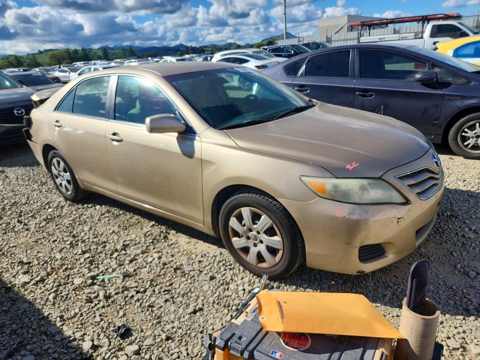 2011 Toyota Camry le