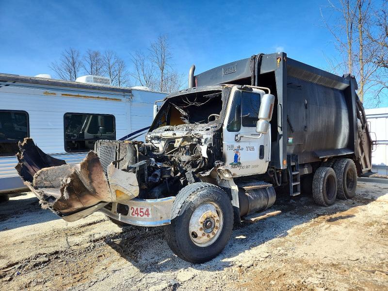 2005 International 7400-Truck Cab AND Chassis