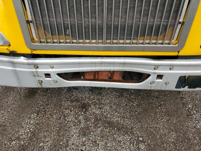 2005 International 9400I Semi Truck