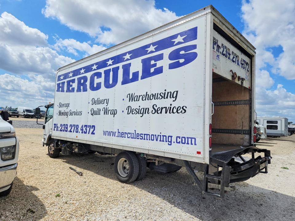 2016 Isuzu Npr box Truck