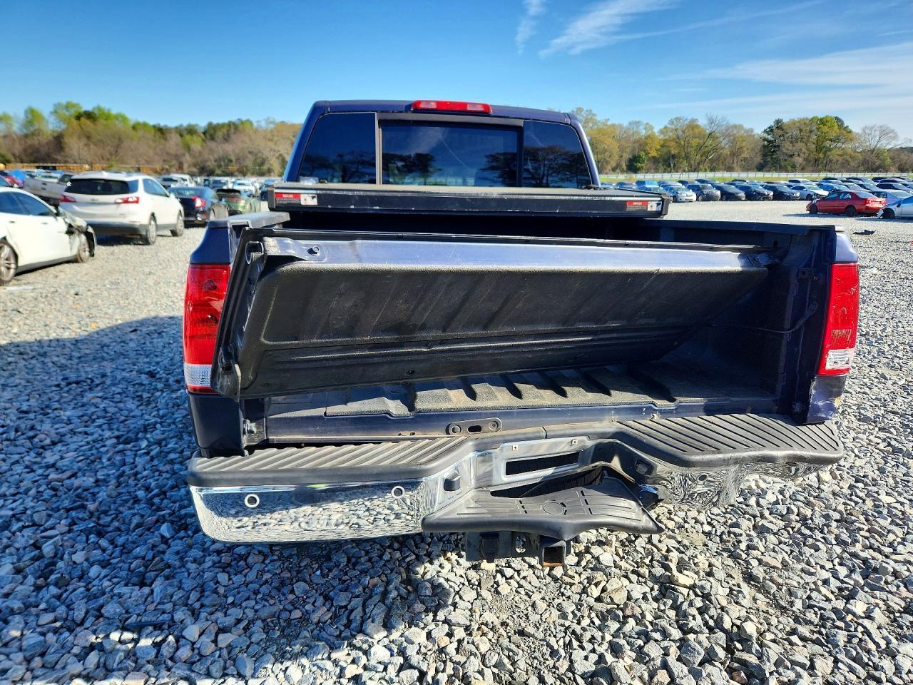 2010 Nissan Titan SE