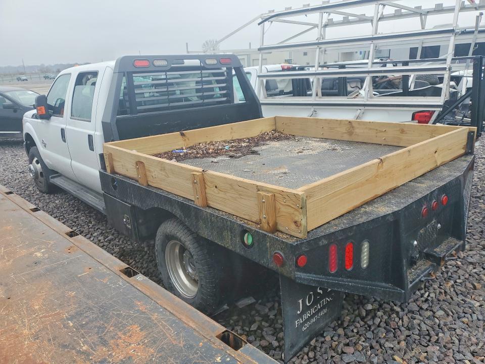2016 Ford F350 Super Duty Flatbed Truck