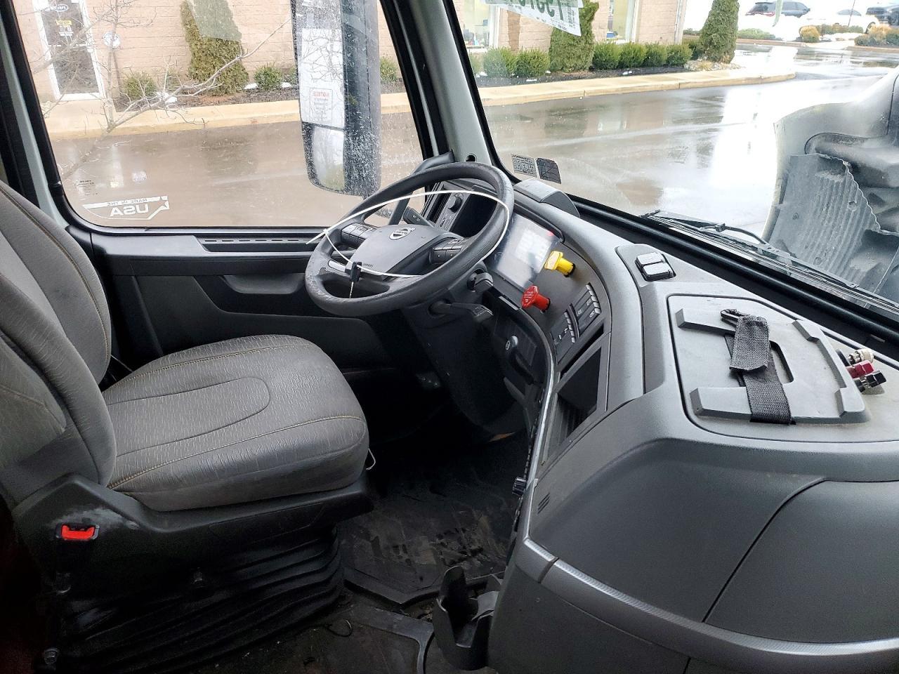 2019 Volvo VNR-Semi Truck