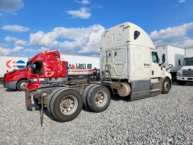 2020 Freightliner Cascadia 126 Semi Truck