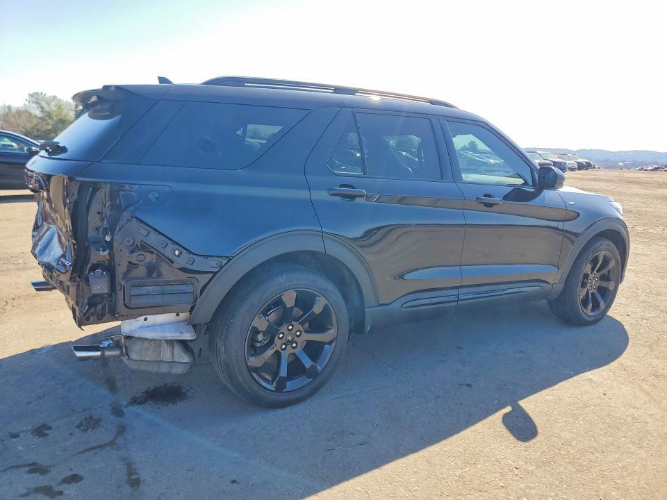 2022 Ford Explorer St-line