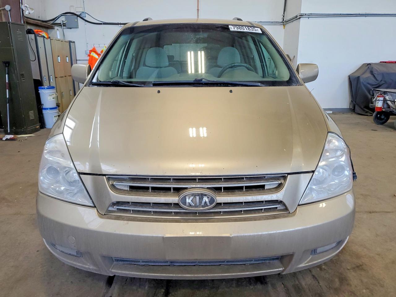 2009 KIA Sedona lx