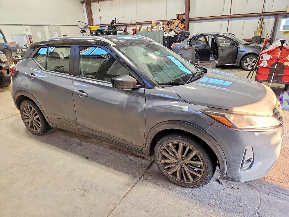 2021 Nissan Kicks sv