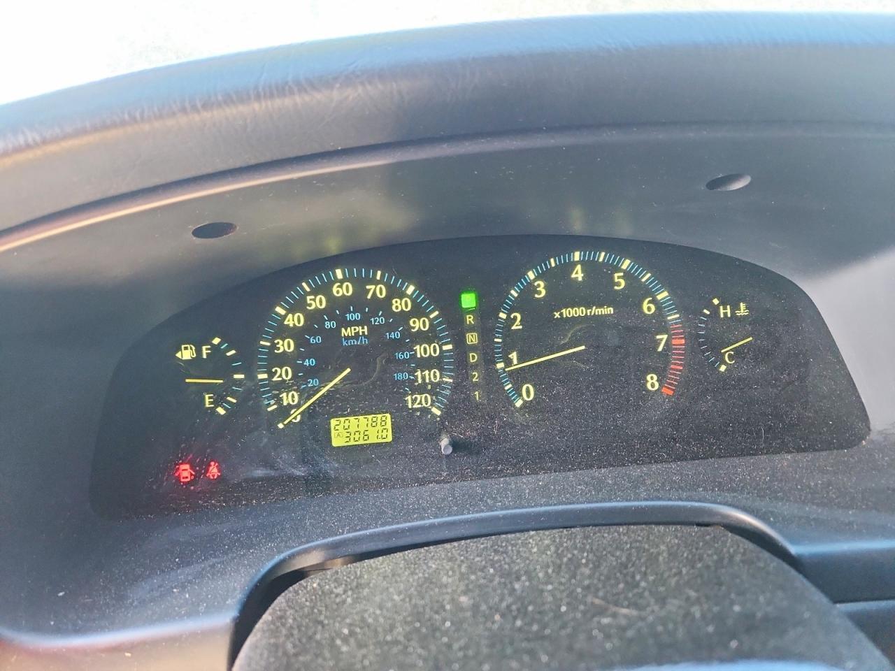 2002 Infiniti QX4 Base