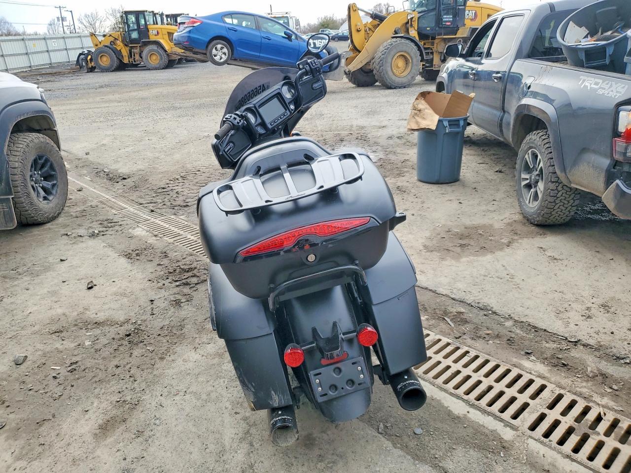 2023 Indian Motorcycle Co. Roadmaster Dark Horse
